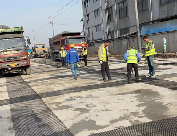 市北老材料的新故事：玻璃纤维土工格栅如何在‘白改黑’浪潮中重获新生？